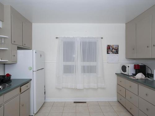 263 Empress Avenue S, Thunder Bay, ON - Indoor Photo Showing Kitchen