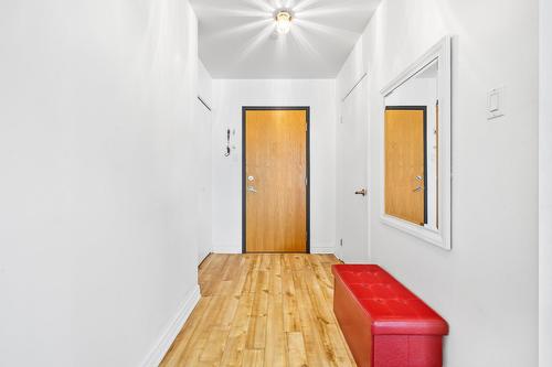 Hall - 302-1445 Boul. Le Corbusier, Laval (Laval-Des-Rapides), QC - Indoor Photo Showing Other Room