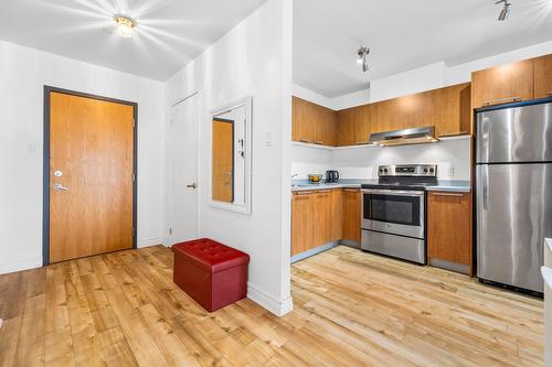 Kitchen - 302-1445 Boul. Le Corbusier, Laval (Laval-Des-Rapides), QC - Indoor Photo Showing Kitchen