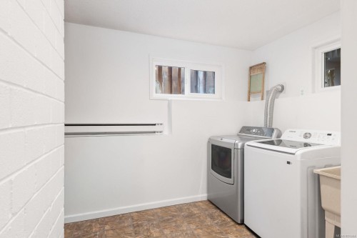 492 Meredith Cres, Saanich, BC 