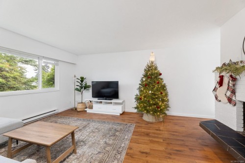 492 Meredith Cres, Saanich, BC 