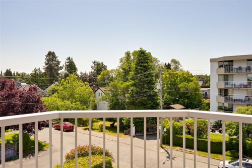 409-1370 Beach Dr, Oak Bay, BC - Outdoor