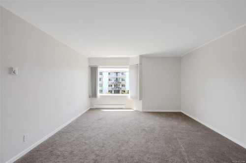 409-1370 Beach Dr, Oak Bay, BC - Indoor Photo Showing Other Room