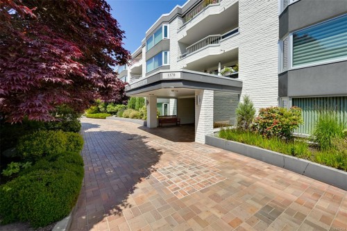 409-1370 Beach Dr, Oak Bay, BC - Outdoor
