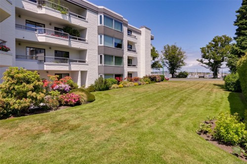 409-1370 Beach Dr, Oak Bay, BC - Outdoor