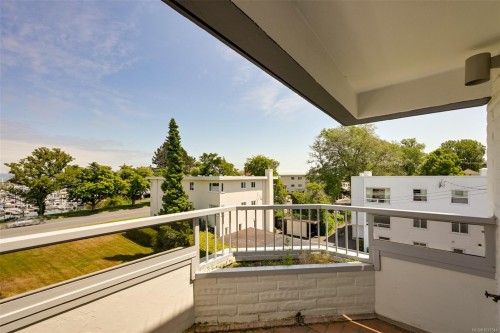 409-1370 Beach Dr, Oak Bay, BC - Outdoor With Exterior