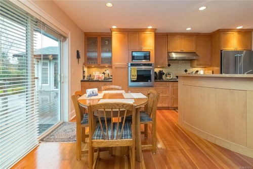 5340 Parker Ave, Saanich, BC 