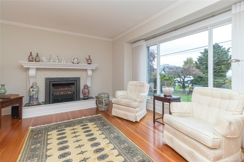 5340 Parker Ave, Saanich, BC 