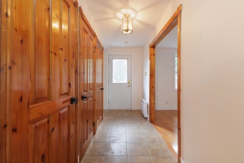 Hall d'entrée/Vestibule - 574 Boul. Neptune, Dorval, QC - Indoor Photo Showing Other Room