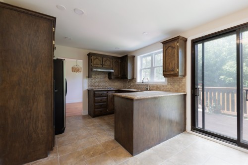 Cuisine - 574 Boul. Neptune, Dorval, QC - Indoor Photo Showing Kitchen