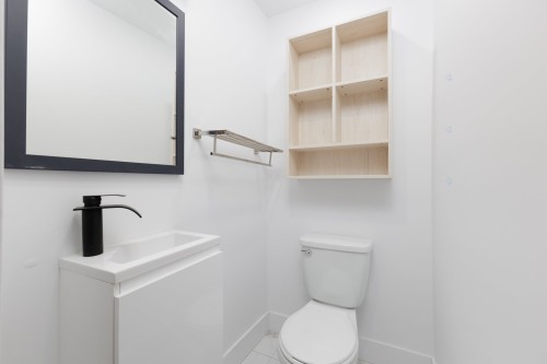 Salle d'eau - 574 Boul. Neptune, Dorval, QC - Indoor Photo Showing Bathroom