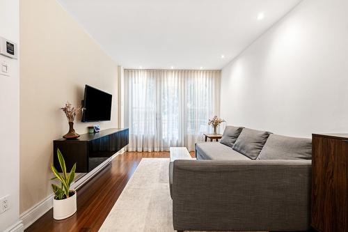 Living room - 102-4253 Rue De Richelieu, Montréal (Le Sud-Ouest), QC - Indoor