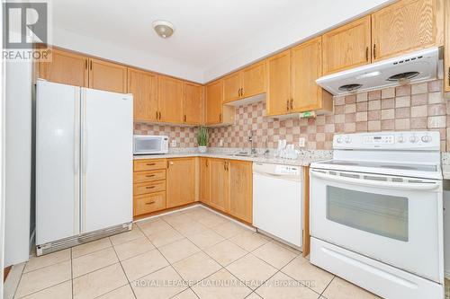 51 Softneedle Avenue, Brampton, ON - Indoor Photo Showing Kitchen