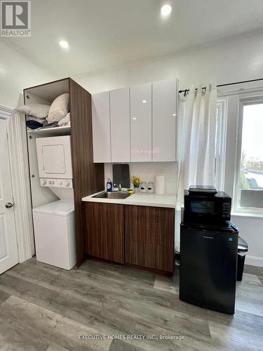 650 Oxford Street E, London East, ON - Indoor Photo Showing Laundry Room