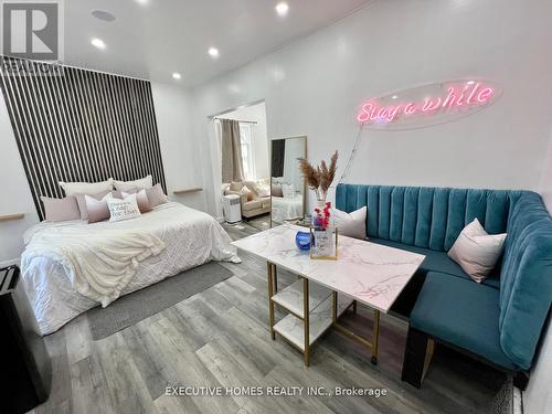 650 Oxford Street E, London East, ON - Indoor Photo Showing Bedroom