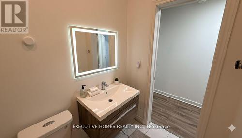 650 Oxford Street E, London East, ON - Indoor Photo Showing Bathroom