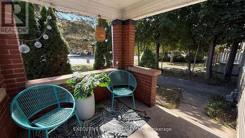 650 Oxford Street E, London East, ON - Outdoor With Exterior