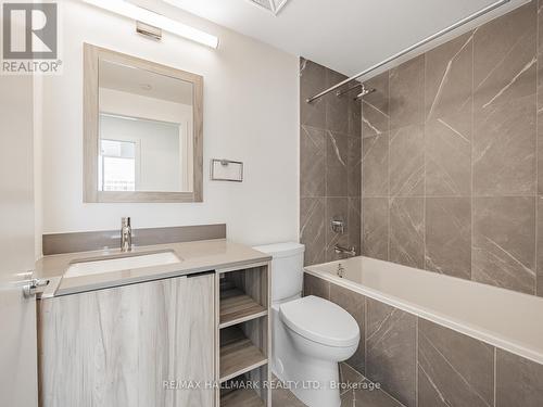 720 - 1037 The Queensway, Toronto, ON - Indoor Photo Showing Bathroom