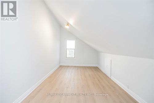 8 Leeds Street, Hamilton, ON - Indoor Photo Showing Other Room