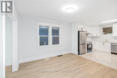 8 Leeds Street, Hamilton, ON - Indoor Photo Showing Kitchen With Stainless Steel Kitchen