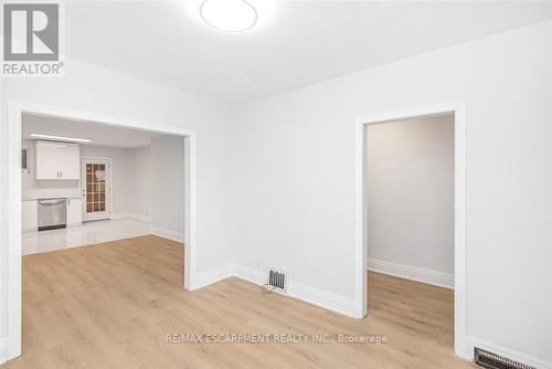 8 Leeds Street, Hamilton, ON - Indoor Photo Showing Other Room