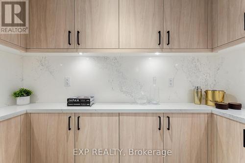 418 - 399 Royal Orchard Boulevard, Markham, ON - Indoor Photo Showing Kitchen