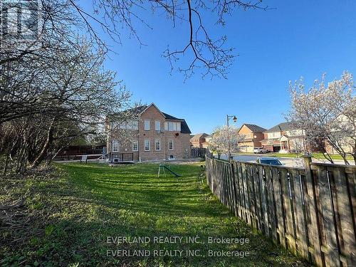 Basement - 38 Kimberly Court, Richmond Hill, ON - Outdoor