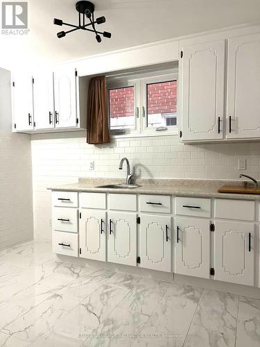 Lower Level - 9A Winfield Avenue, Toronto, ON - Indoor Photo Showing Kitchen