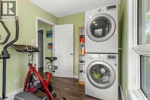 225 3Rd Street E, Regina Beach, SK - Indoor Photo Showing Laundry Room