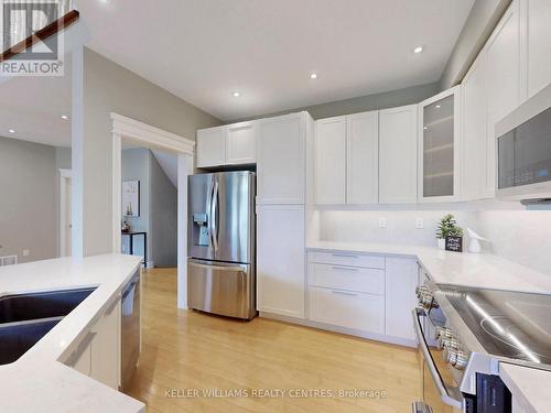29 Tucker Court, Aurora, ON - Indoor Photo Showing Kitchen With Double Sink