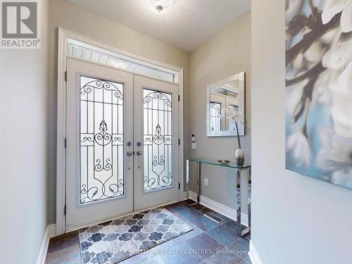 29 Tucker Court, Aurora, ON - Indoor Photo Showing Other Room