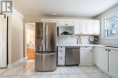 3333 Mainsail Crescent, Mississauga, ON - Indoor Photo Showing Kitchen