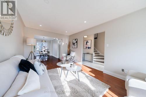 3333 Mainsail Crescent, Mississauga, ON - Indoor Photo Showing Living Room