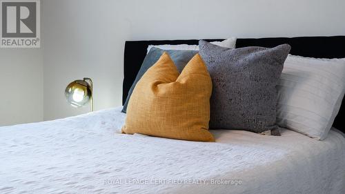 3333 Mainsail Crescent, Mississauga, ON - Indoor Photo Showing Bedroom