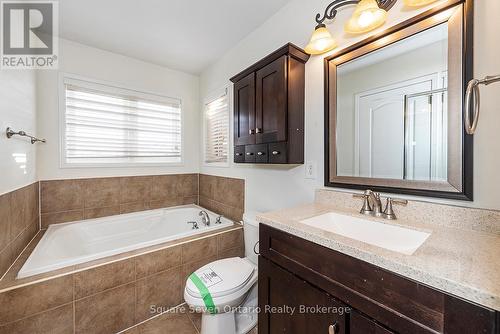 391 Vellore Park Avenue, Vaughan, ON - Indoor Photo Showing Bathroom