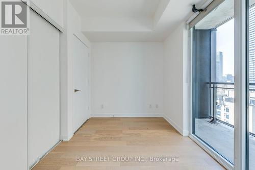 1601 - 17 Dundonald Street, Toronto, ON - Indoor Photo Showing Other Room