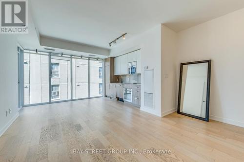 1601 - 17 Dundonald Street, Toronto, ON - Indoor Photo Showing Other Room