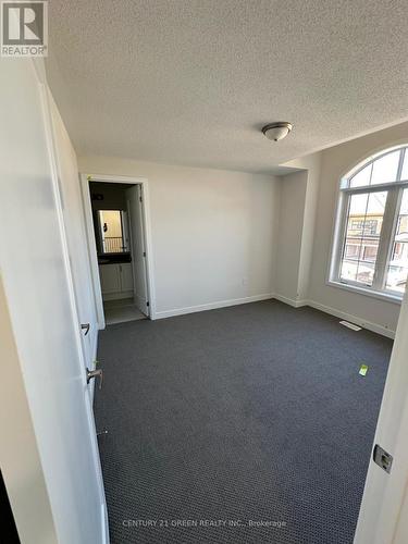 111 Henshaw Drive, Erin, ON - Indoor Photo Showing Other Room