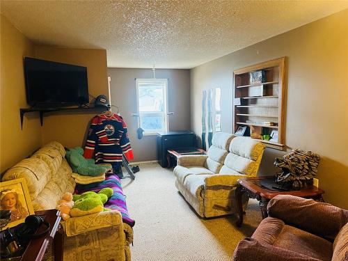 5744 Vermillion Street, Edgewater, BC 