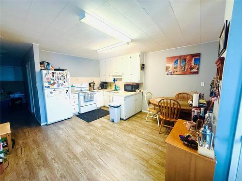 5744 Vermillion Street, Edgewater, BC 