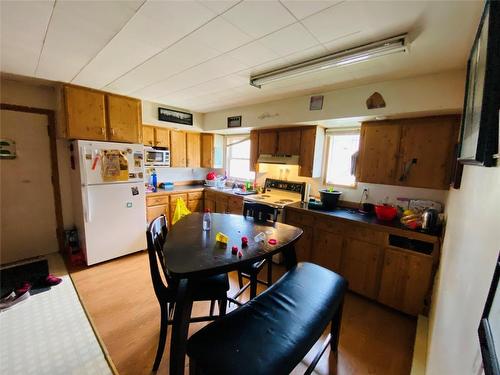 5744 Vermillion Street, Edgewater, BC 