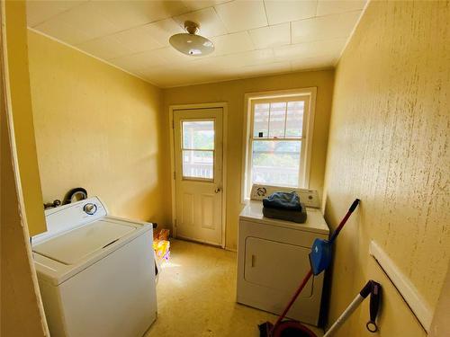 5744 Vermillion Street, Edgewater, BC 