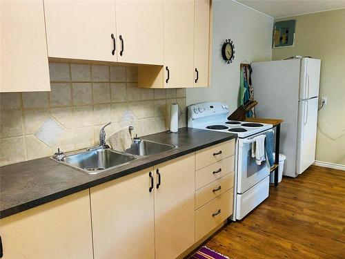 5744 Vermillion Street, Edgewater, BC 