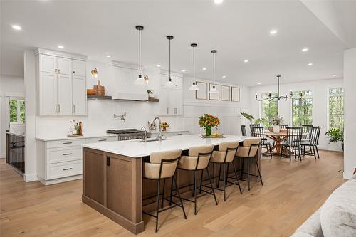 4135 June Springs Road, Kelowna, BC - Indoor