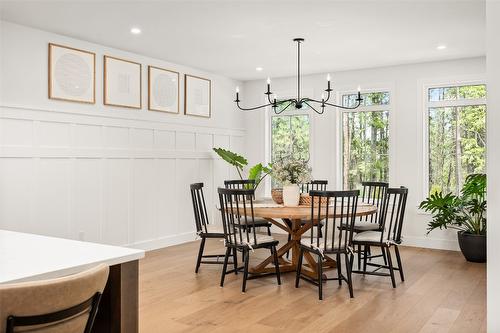 4135 June Springs Road, Kelowna, BC - Indoor Photo Showing Dining Room