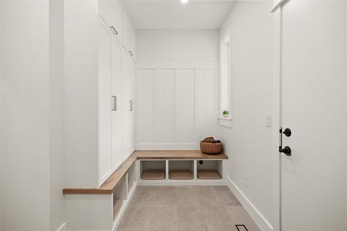 4135 June Springs Road, Kelowna, BC - Indoor Photo Showing Other Room