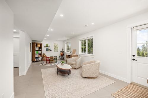 4135 June Springs Road, Kelowna, BC - Indoor