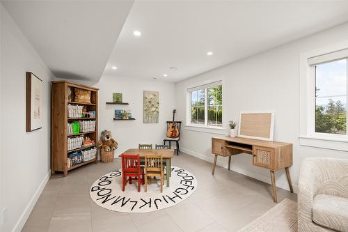 4135 June Springs Road, Kelowna, BC - Indoor