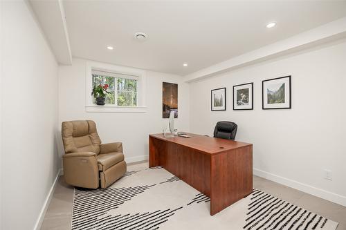4135 June Springs Road, Kelowna, BC - Indoor Photo Showing Office