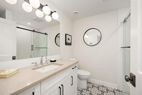 4135 June Springs Road, Kelowna, BC - Indoor Photo Showing Bathroom